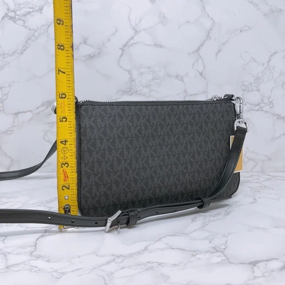 Michael Kors zip crossbody - Picture 3 of 6